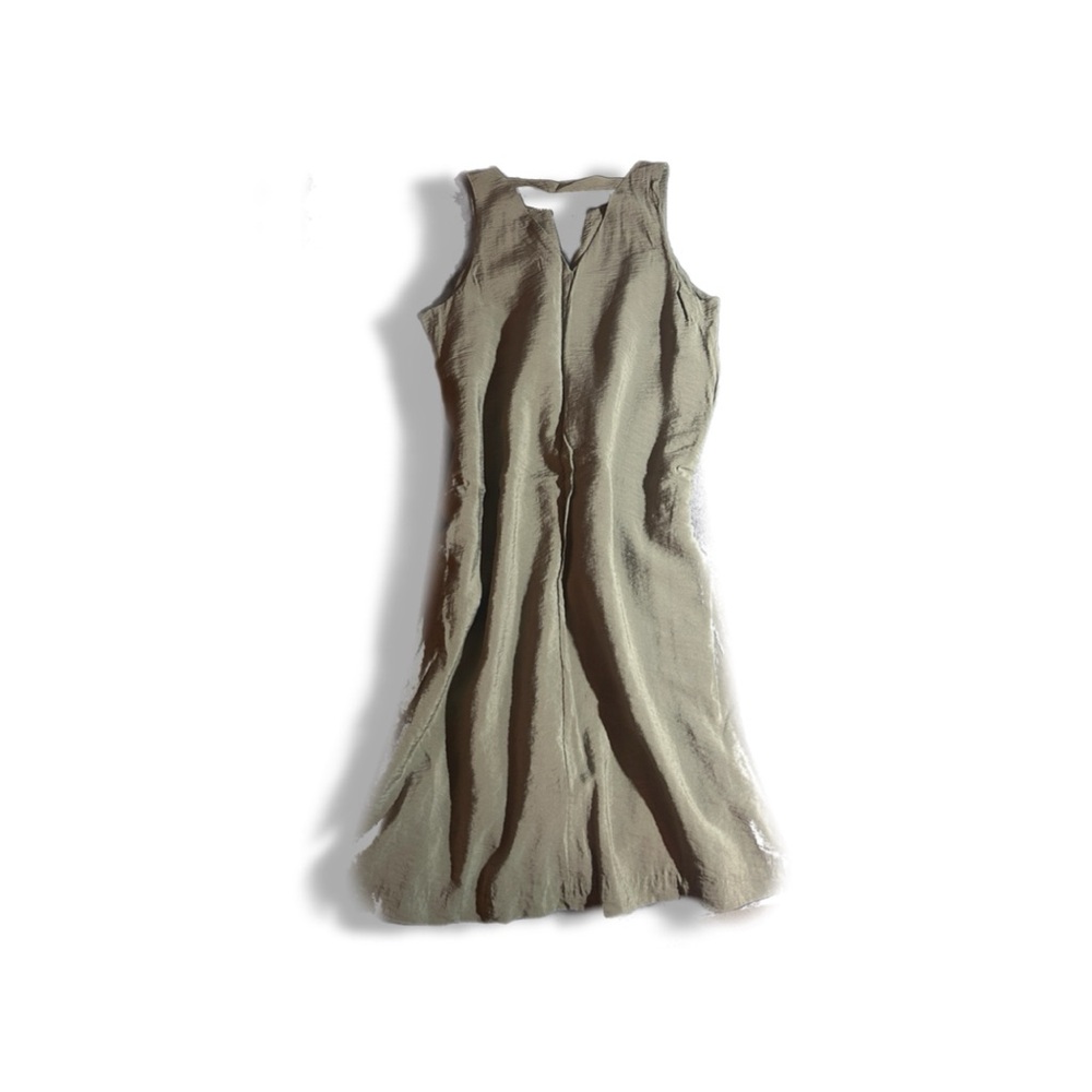 (2 )Banana Republic sleeveless shift keyhole dresses size small